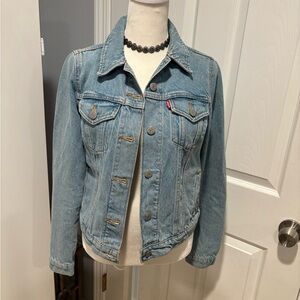 Levi’s women’s denim jacket